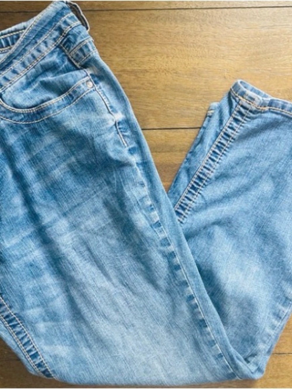 a.n.a Light Wash Denim Capris